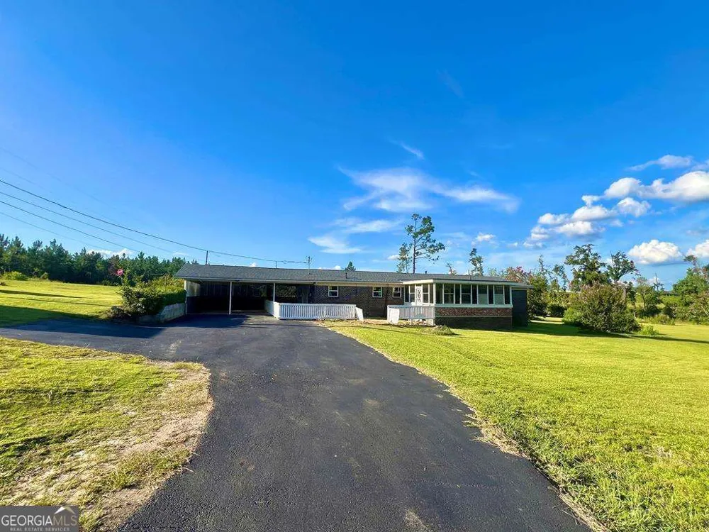 82 Cook RD Hazlehurst, GA 31539