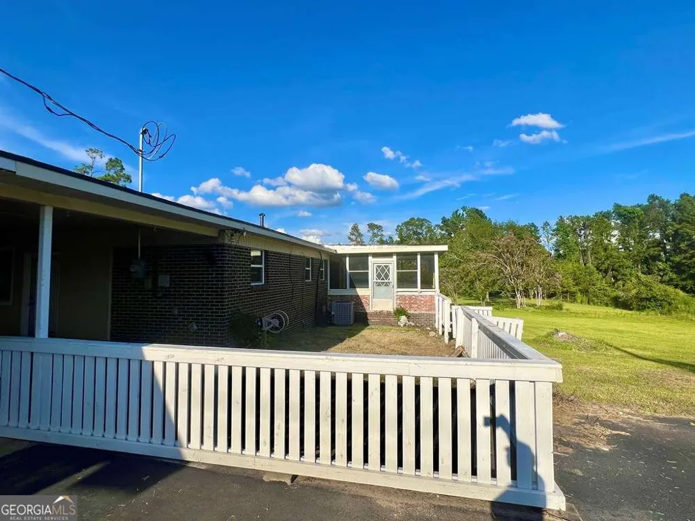 82 Cook RD Hazlehurst, GA 31539