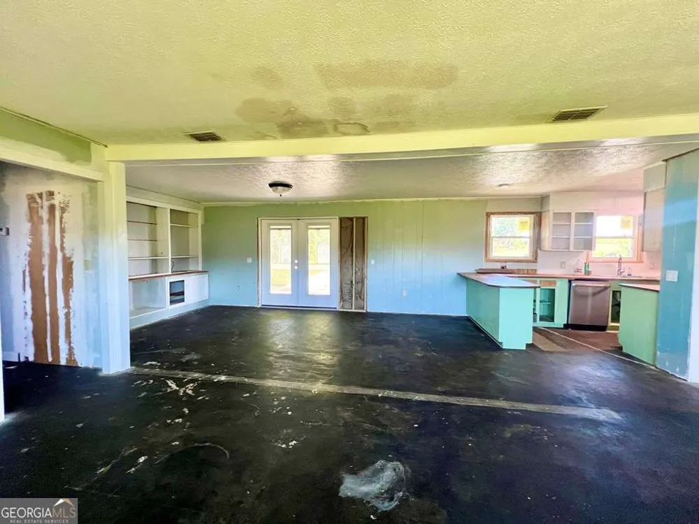 82 Cook RD Hazlehurst, GA 31539