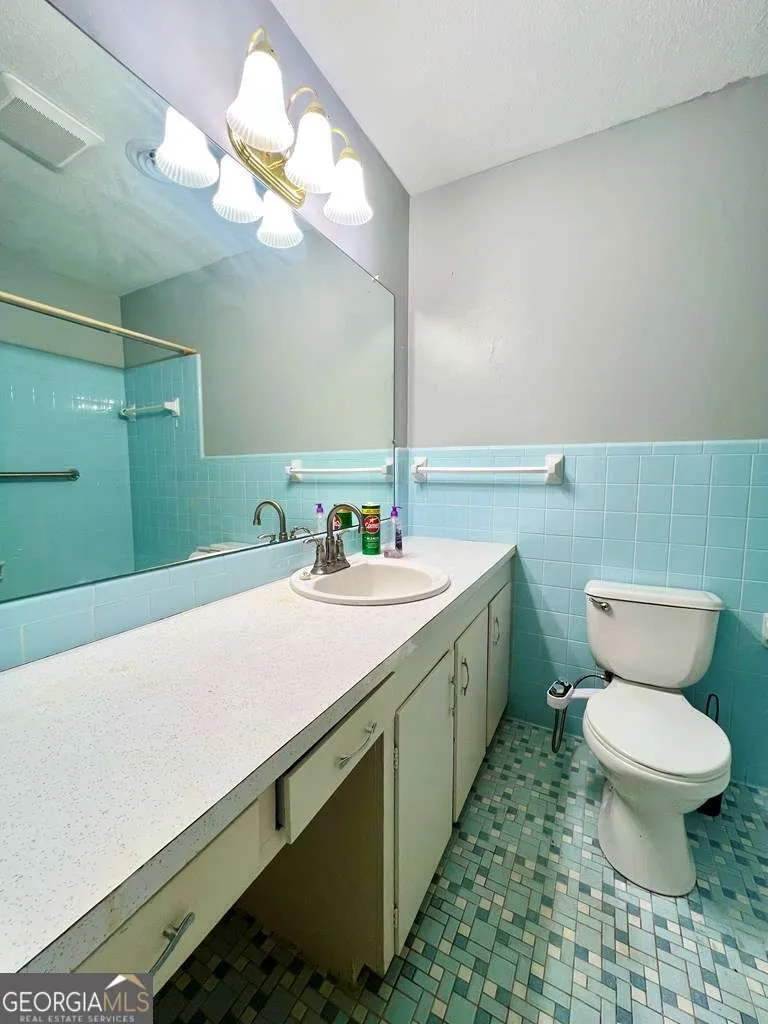 82 Cook RD Hazlehurst, GA 31539