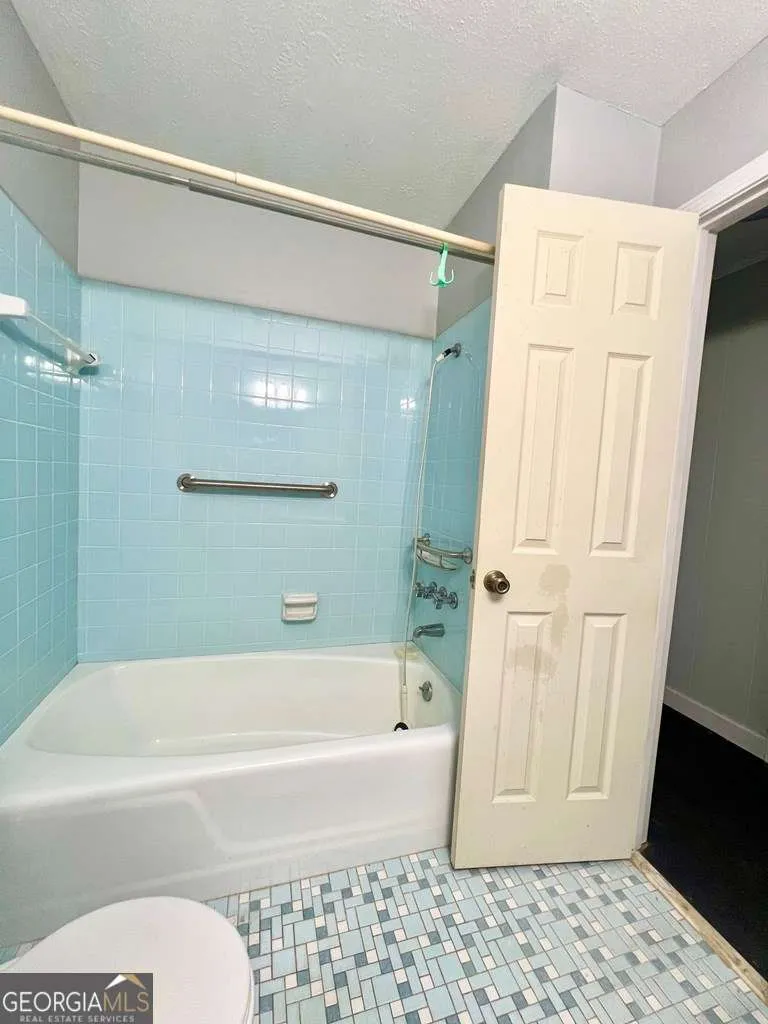 82 Cook RD Hazlehurst, GA 31539