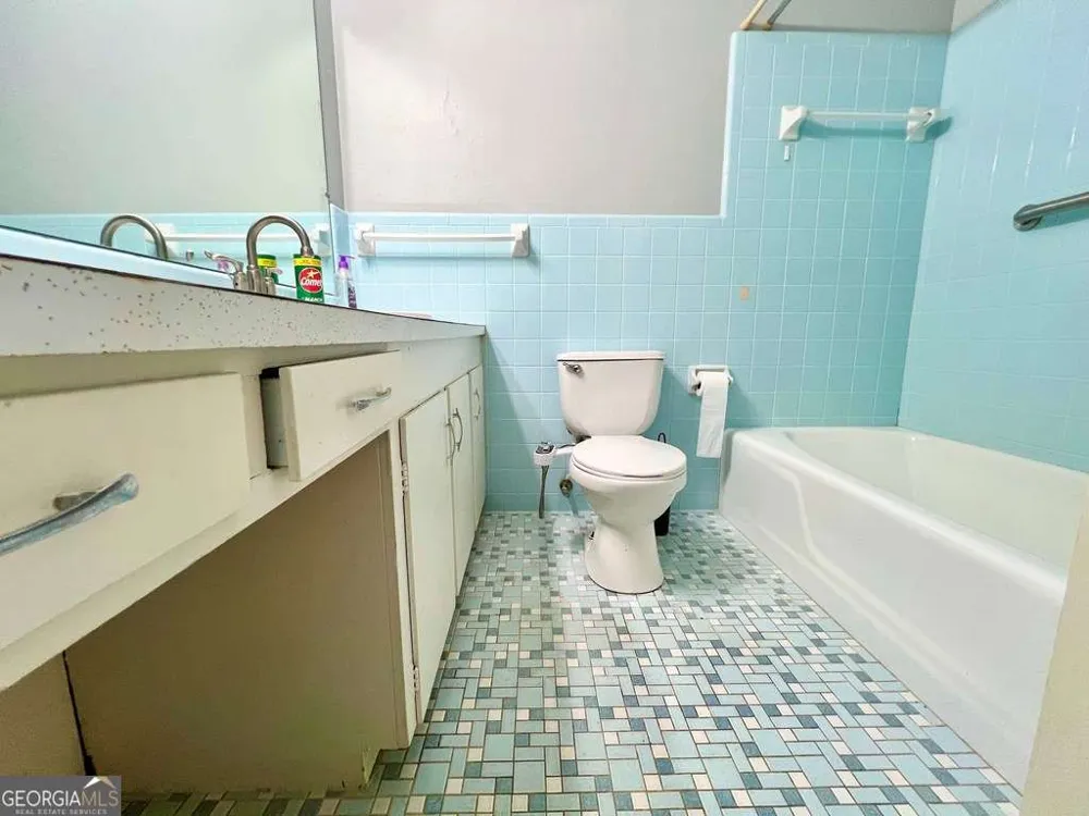 82 Cook RD Hazlehurst, GA 31539