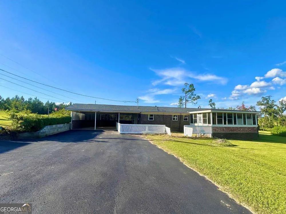 82 Cook RD Hazlehurst, GA 31539