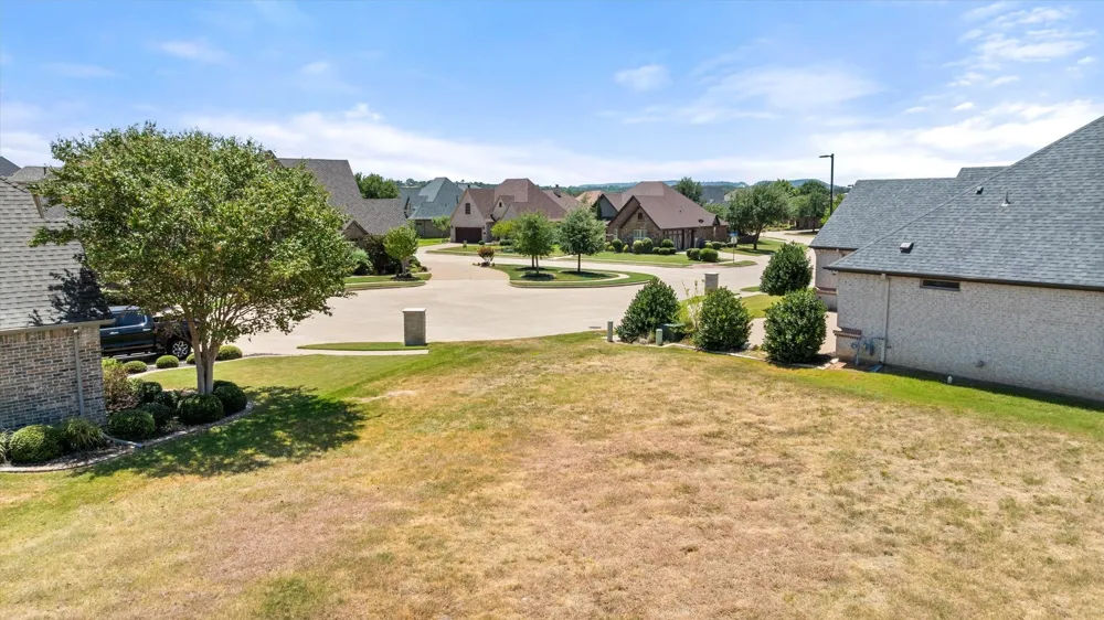 1402 Amsterdam Court Granbury, TX 76048
