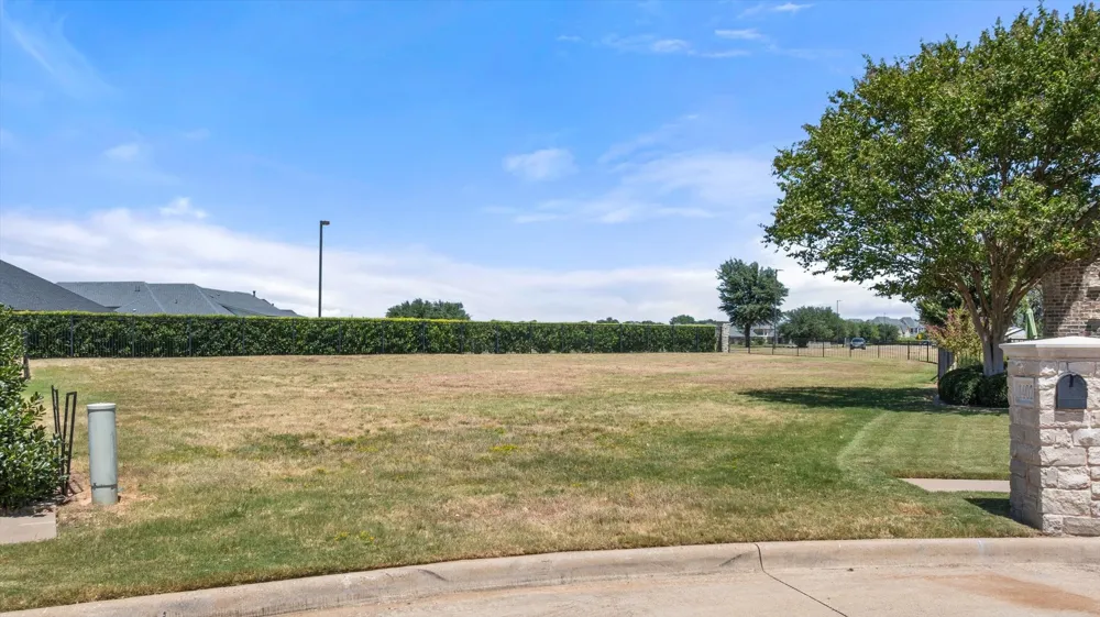 1402 Amsterdam Court Granbury, TX 76048