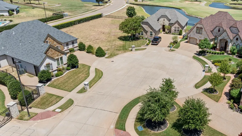 1402 Amsterdam Court Granbury, TX 76048