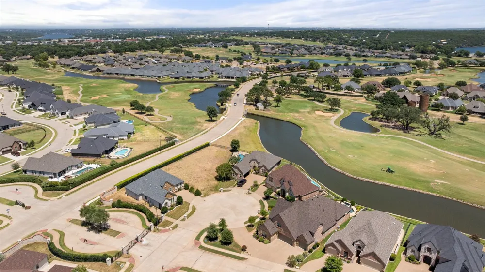 1402 Amsterdam Court Granbury, TX 76048