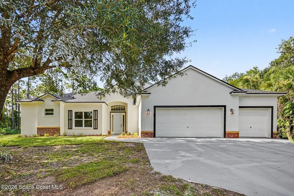3025 Fawn Lake Boulevard Mims, FL 32754