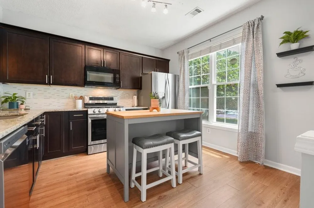 2000 Whitestone Place Alpharetta, GA 30005