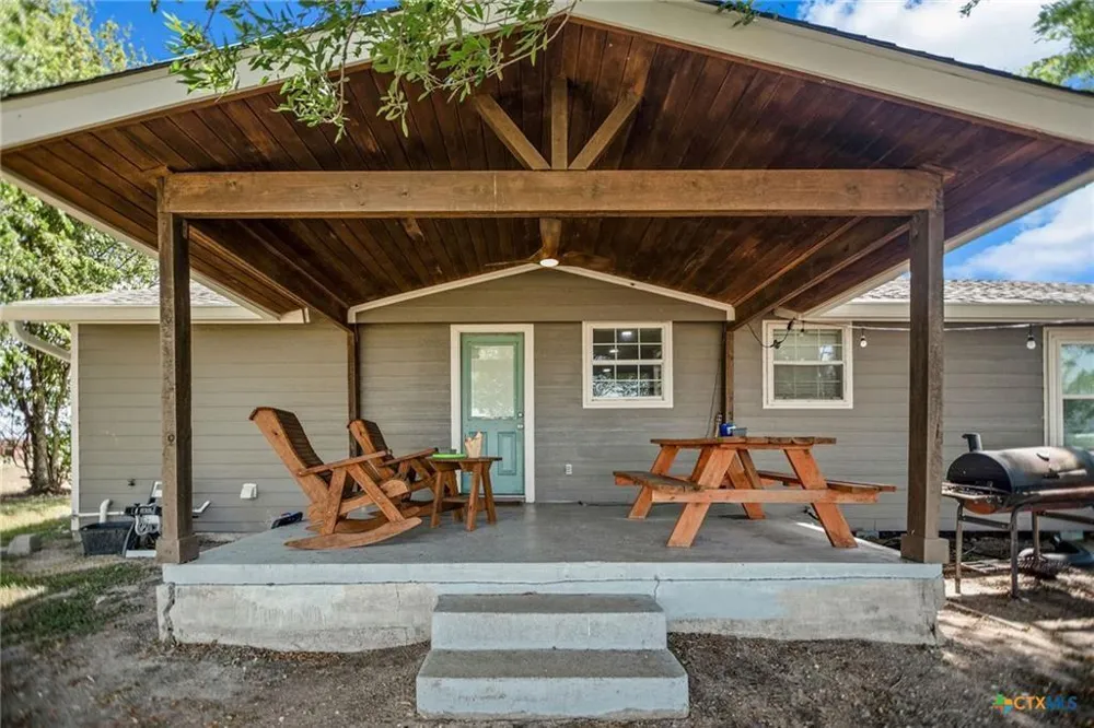 532 County Road 311 Port Lavaca, TX 77979