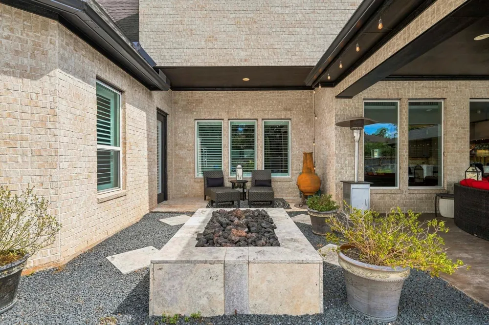 2319 Red Fox Drive Missouri City, TX 77459