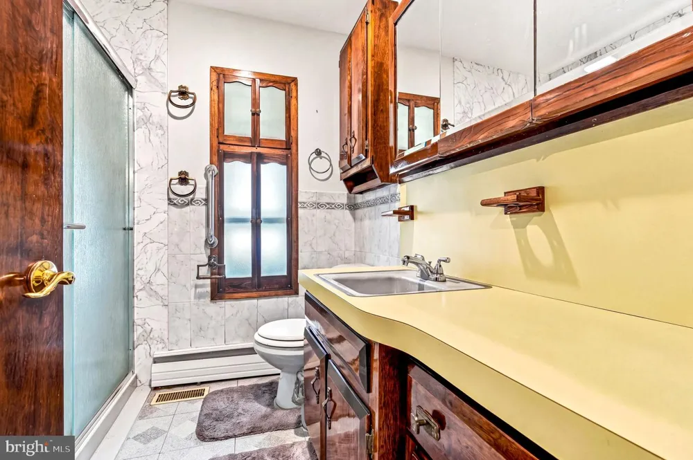 805 LENOLA ROAD Moorestown, NJ 08057