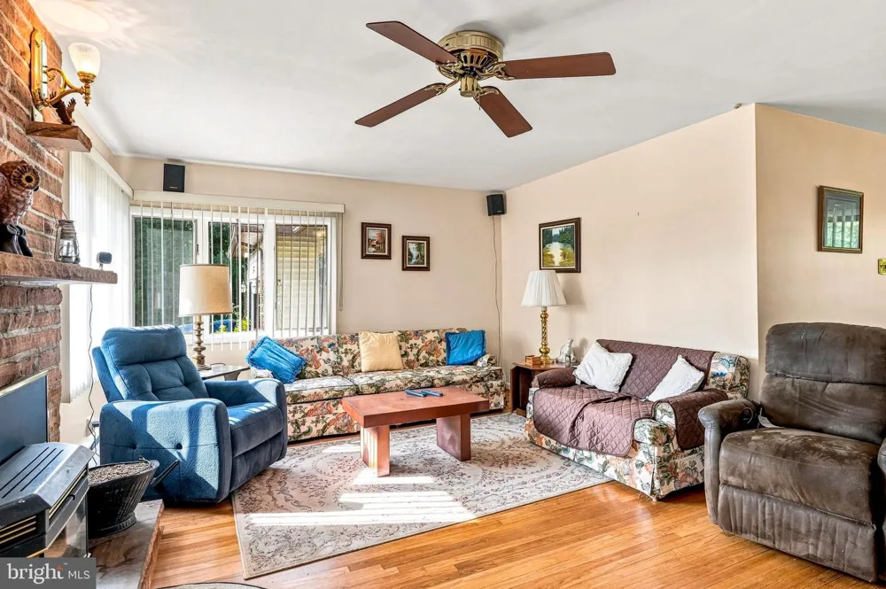 805 LENOLA ROAD Moorestown, NJ 08057