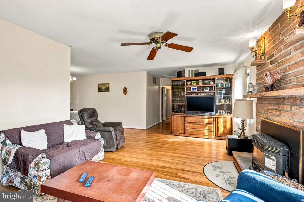 805 LENOLA ROAD Moorestown, NJ 08057