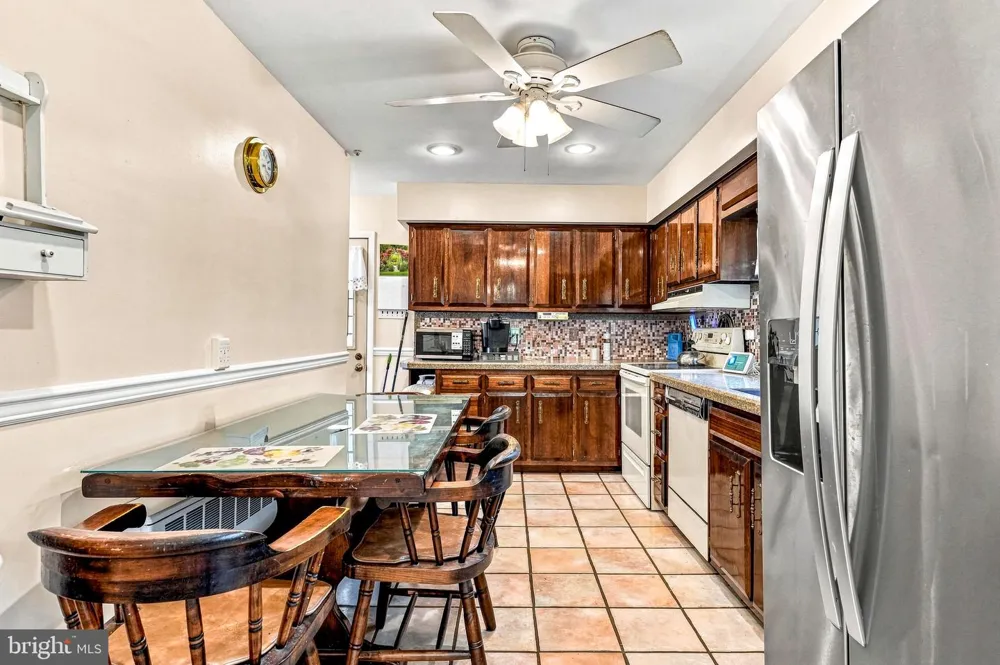 805 LENOLA ROAD Moorestown, NJ 08057