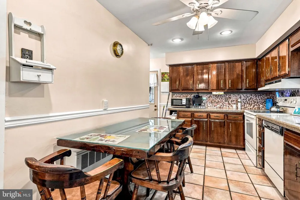 805 LENOLA ROAD Moorestown, NJ 08057