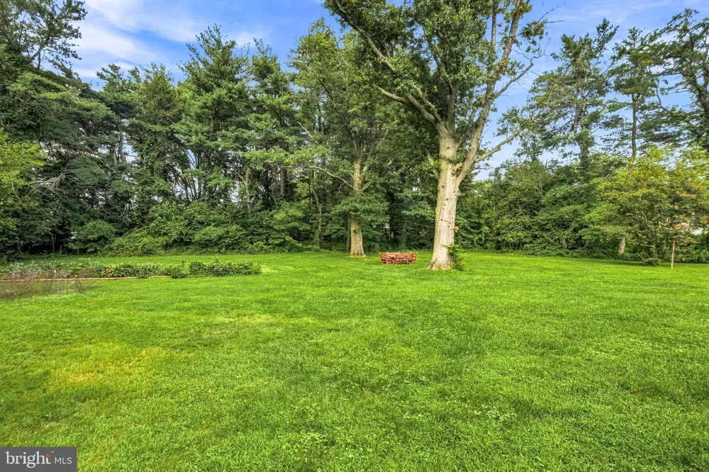 805 LENOLA ROAD Moorestown, NJ 08057