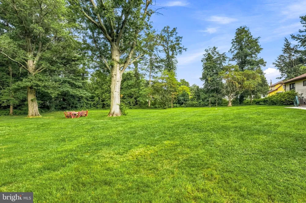 805 LENOLA ROAD Moorestown, NJ 08057