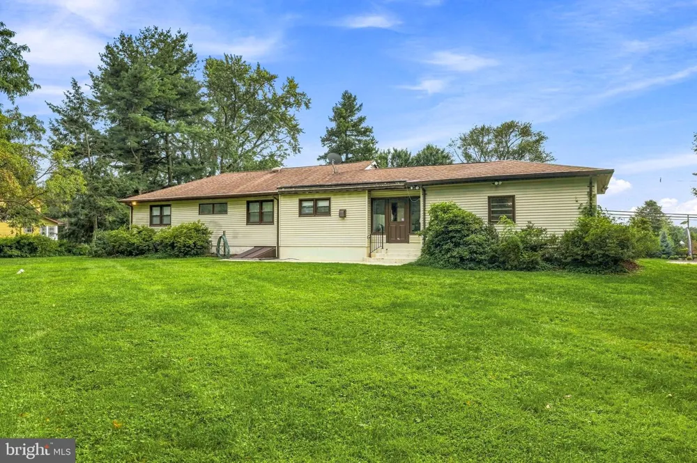 805 LENOLA ROAD Moorestown, NJ 08057