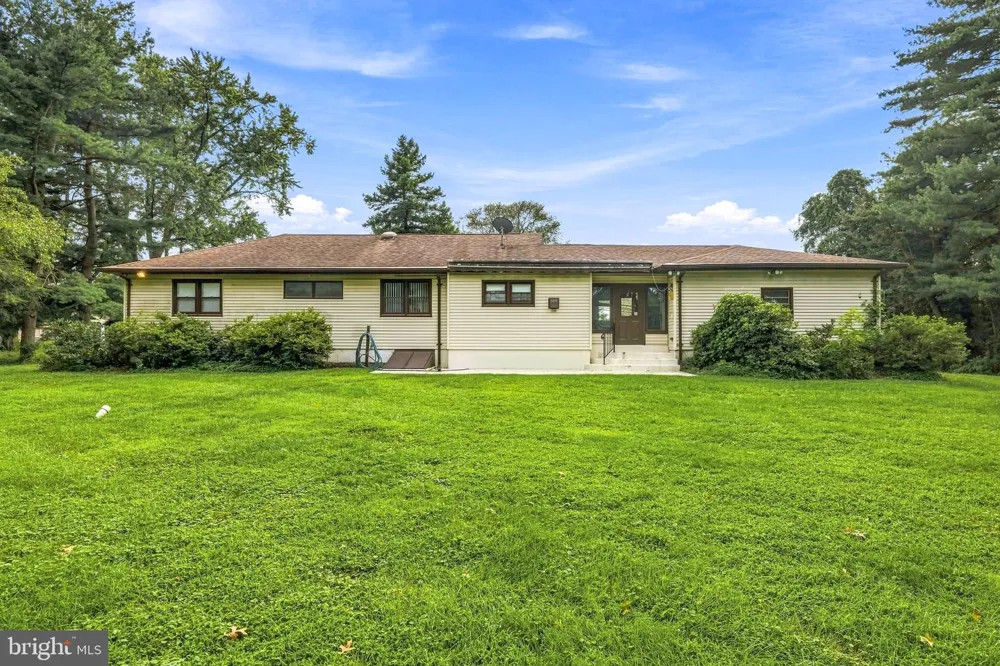 805 LENOLA ROAD Moorestown, NJ 08057