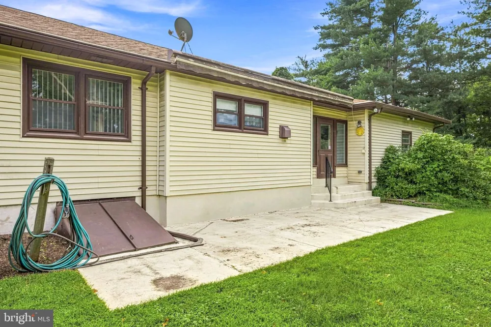 805 LENOLA ROAD Moorestown, NJ 08057