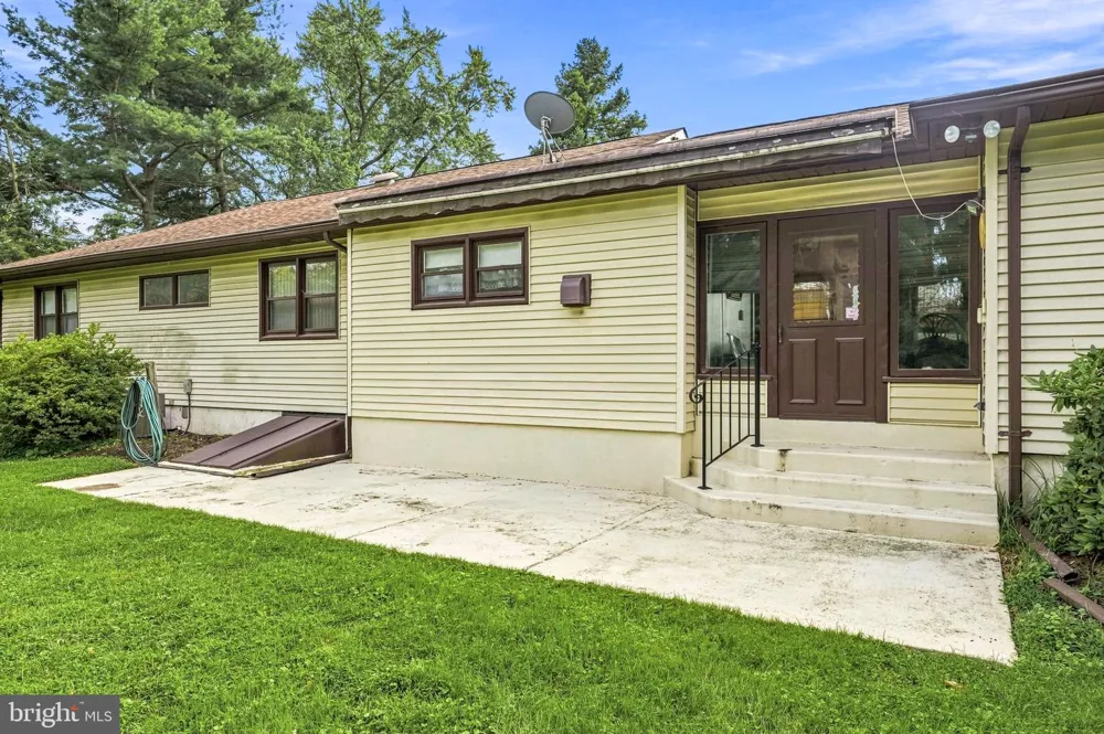 805 LENOLA ROAD Moorestown, NJ 08057