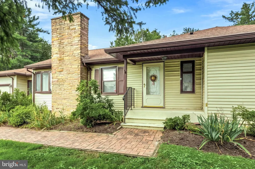 805 LENOLA ROAD Moorestown, NJ 08057