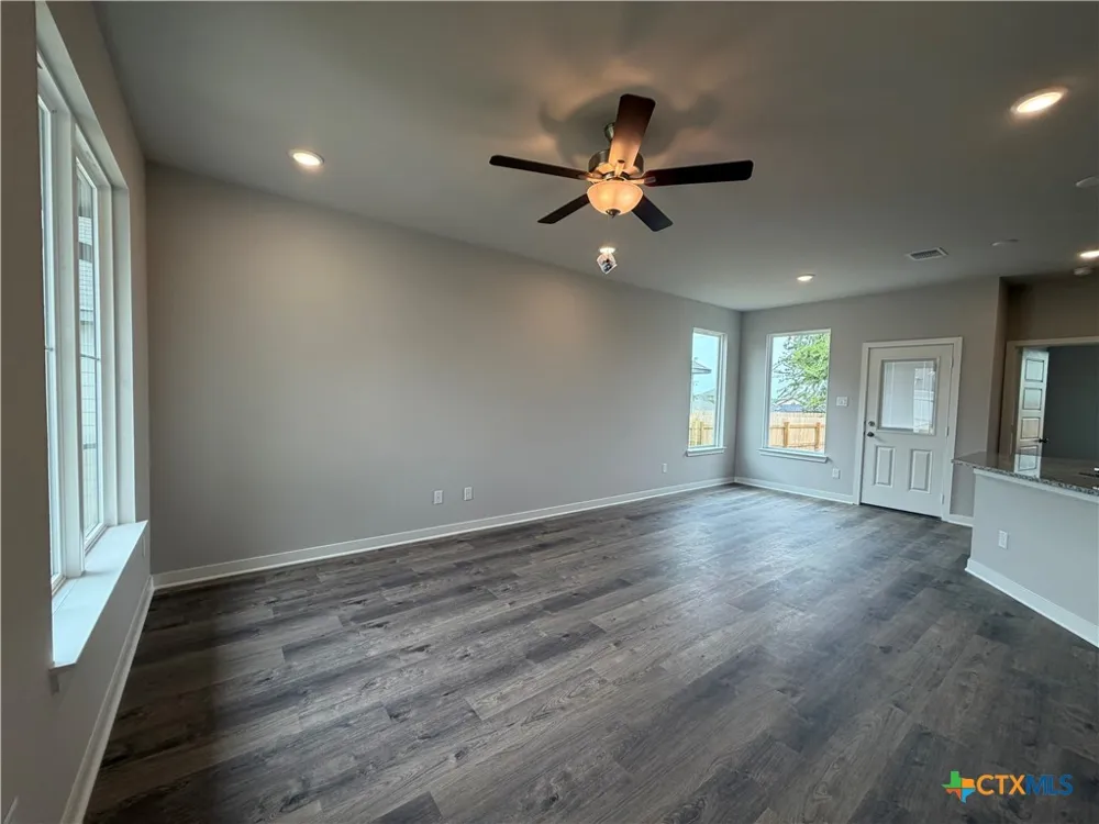 506 University Avenue Troy, TX 76579