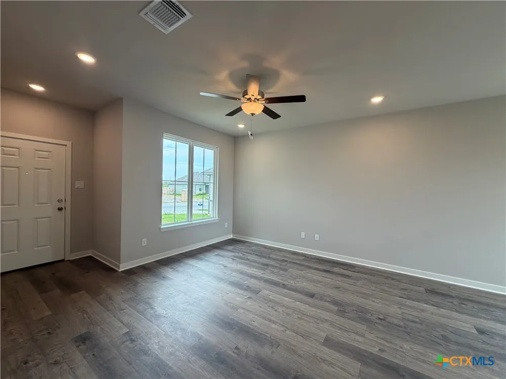 506 University Avenue Troy, TX 76579