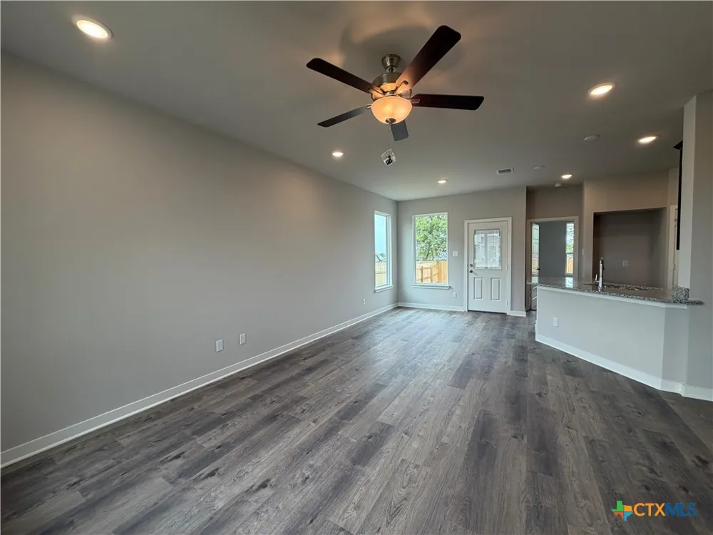 506 University Avenue Troy, TX 76579