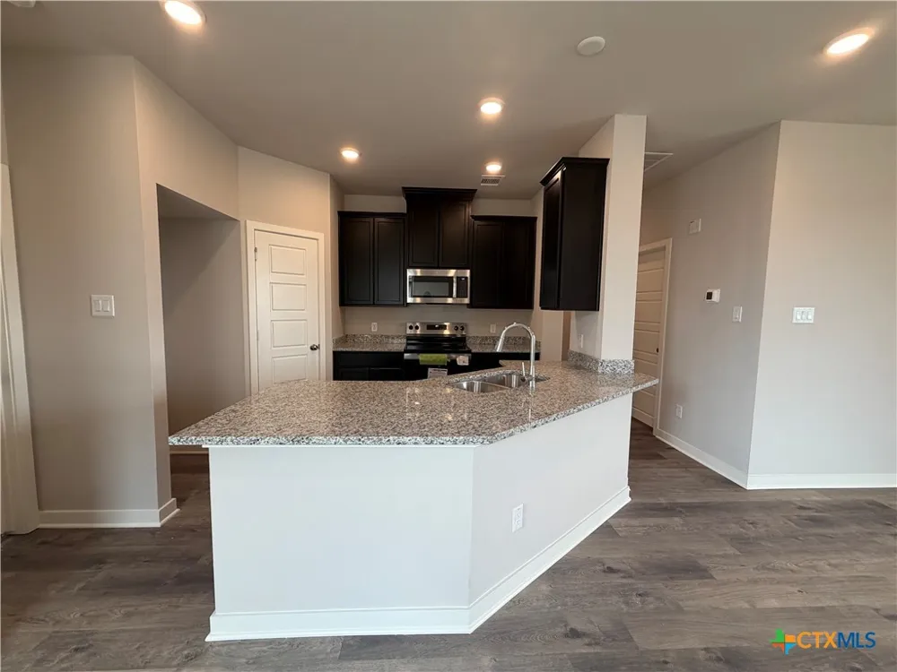 506 University Avenue Troy, TX 76579