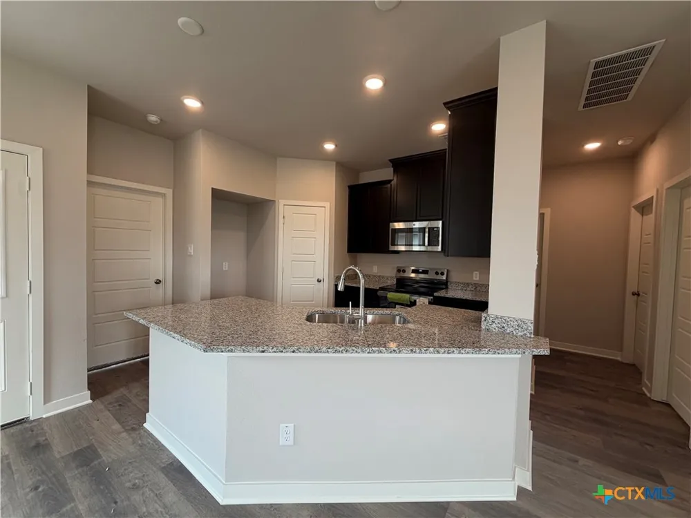 506 University Avenue Troy, TX 76579
