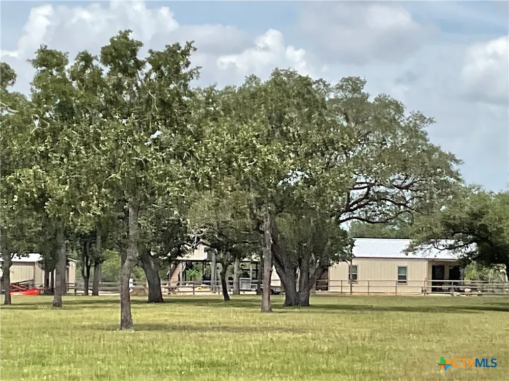 17377 Hwy 87 Nursery, TX 77976