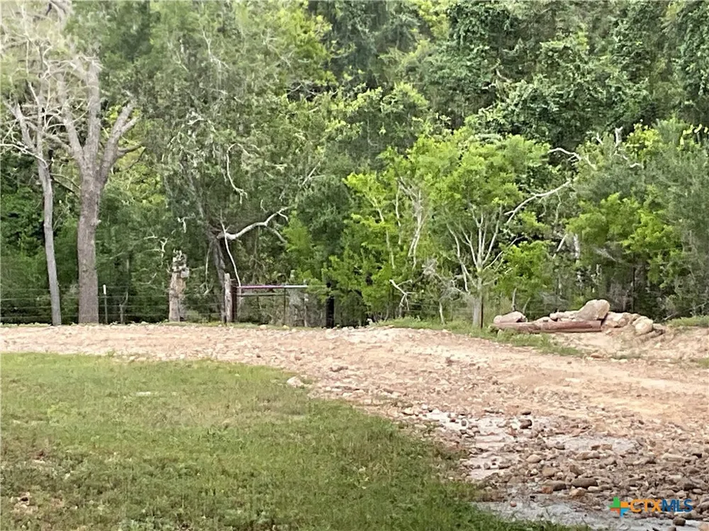 17377 Hwy 87 Nursery, TX 77976