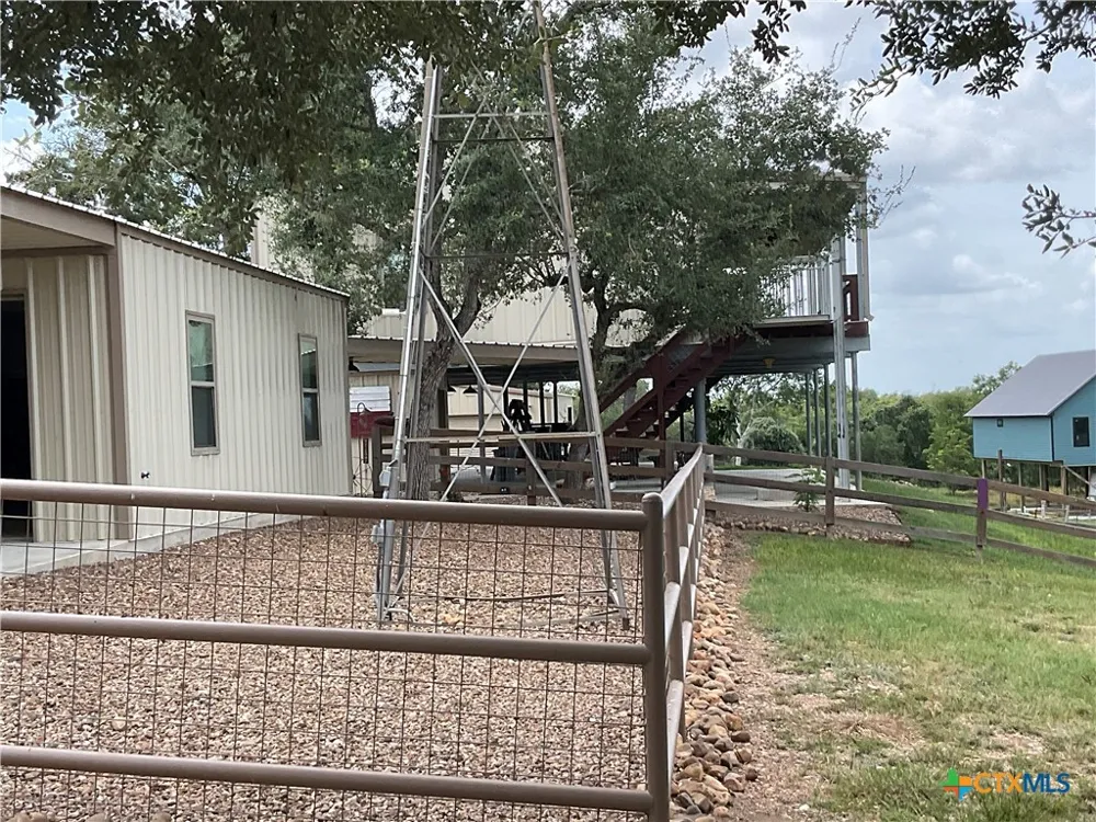 17377 Hwy 87 Nursery, TX 77976