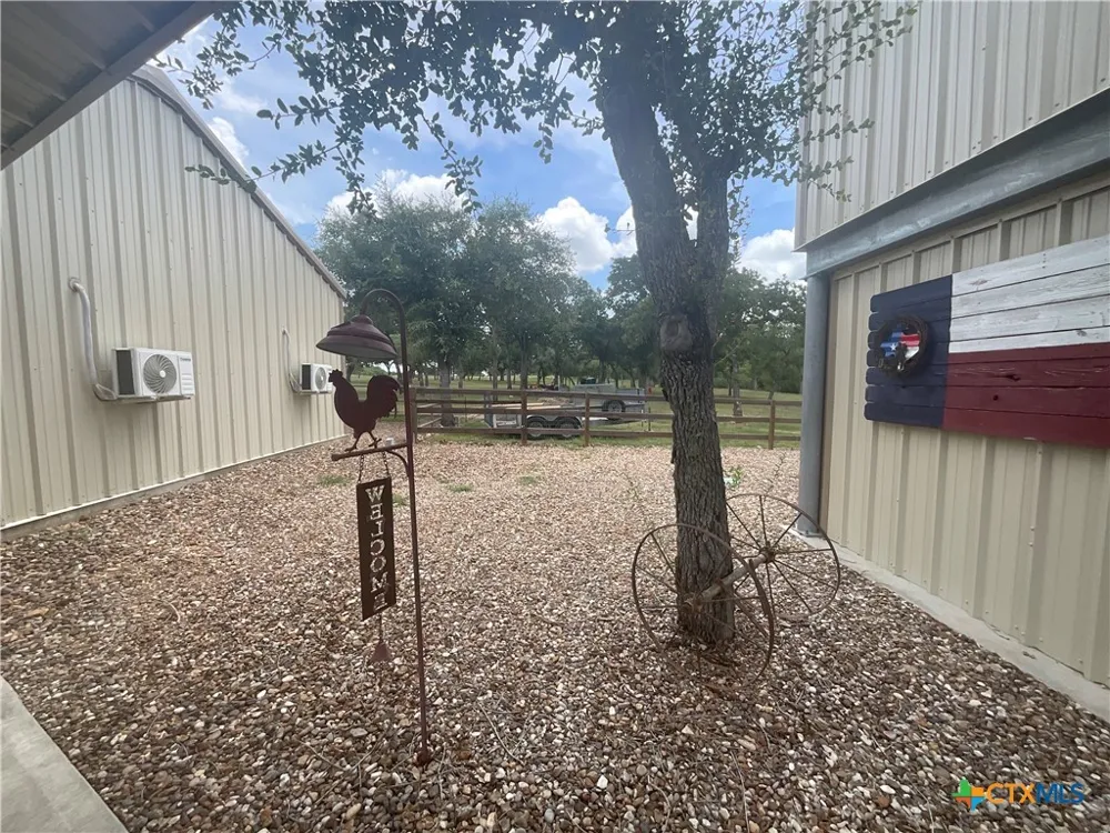 17377 Hwy 87 Nursery, TX 77976