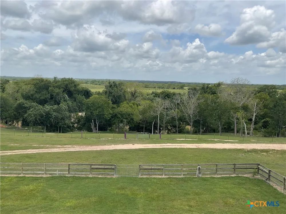17377 Hwy 87 Nursery, TX 77976