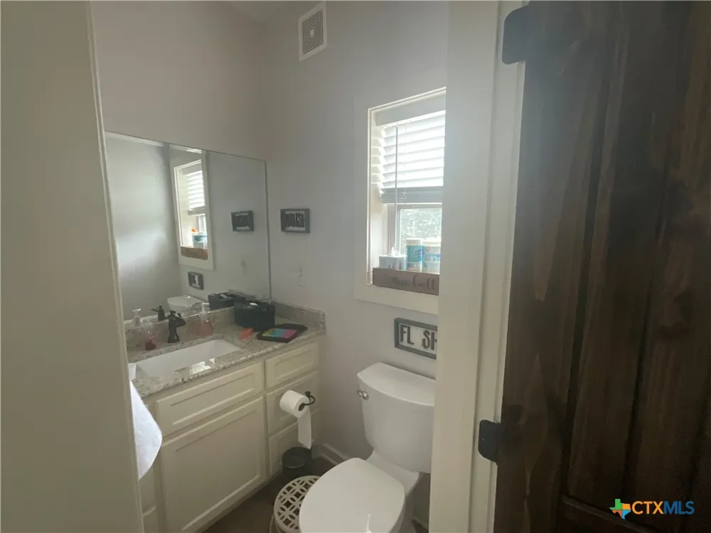 17377 Hwy 87 Nursery, TX 77976