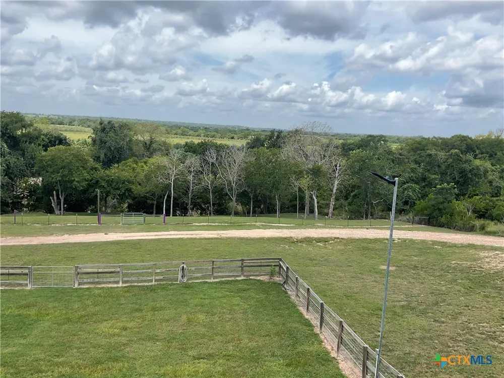17377 Hwy 87 Nursery, TX 77976