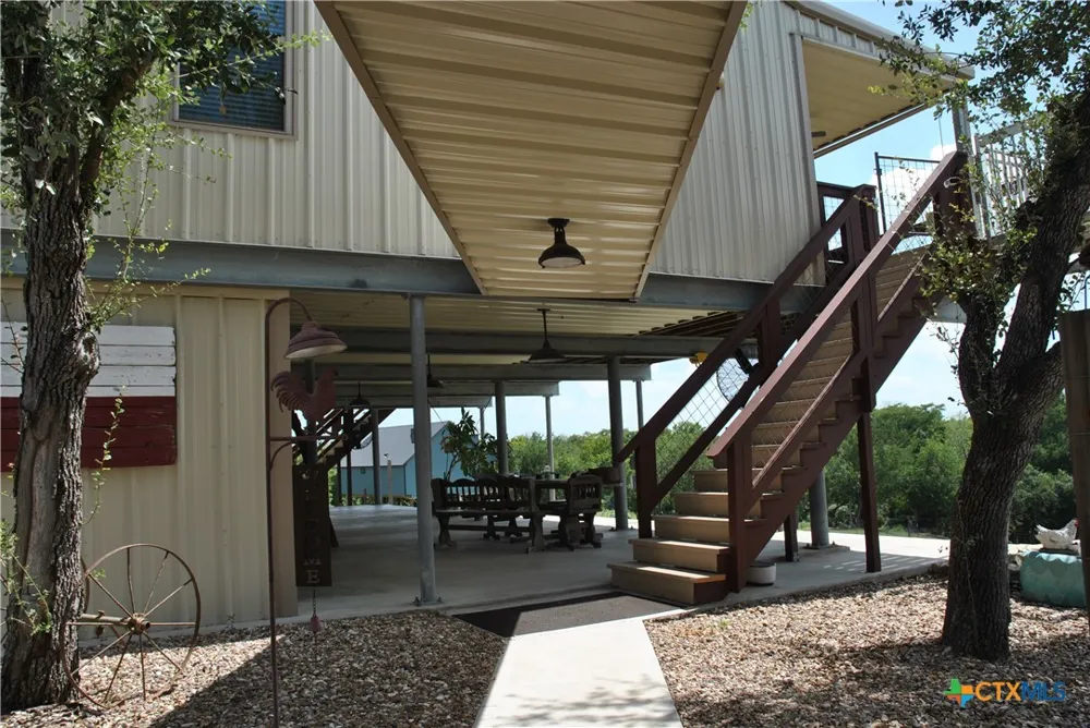 17377 Hwy 87 Nursery, TX 77976