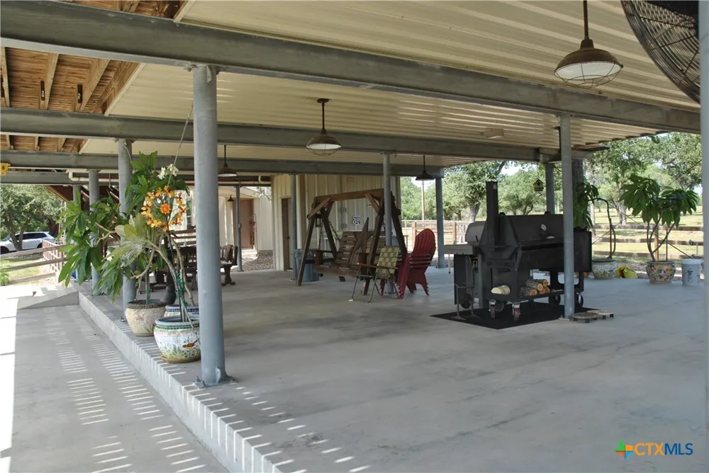 17377 Hwy 87 Nursery, TX 77976