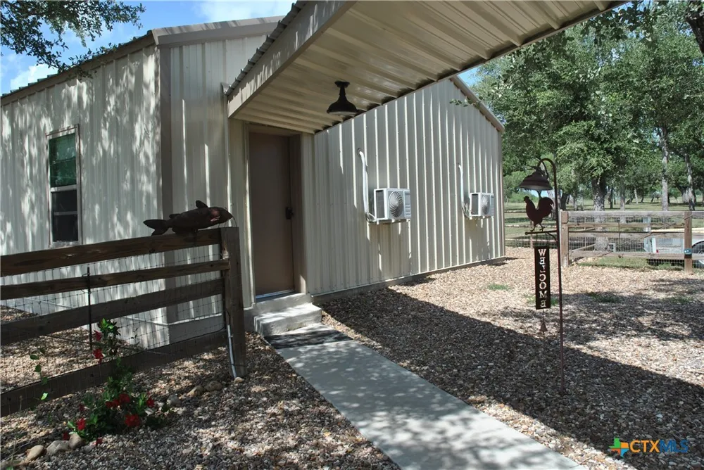17377 Hwy 87 Nursery, TX 77976