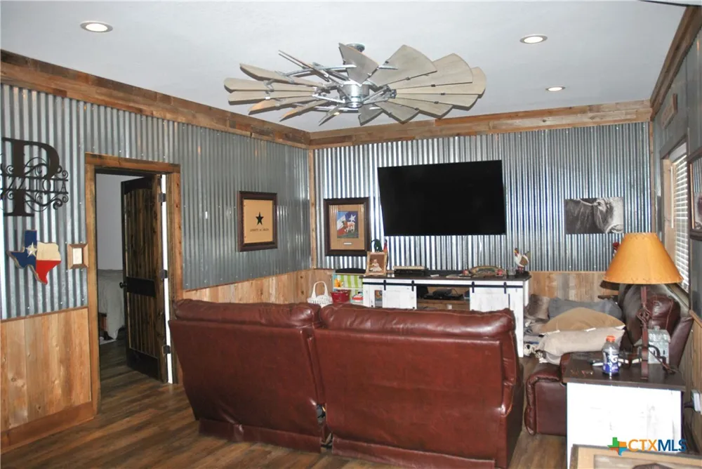 17377 Hwy 87 Nursery, TX 77976