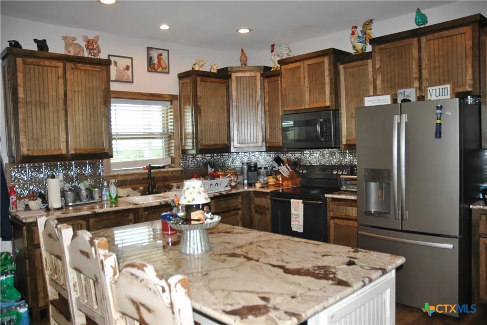 17377 Hwy 87 Nursery, TX 77976