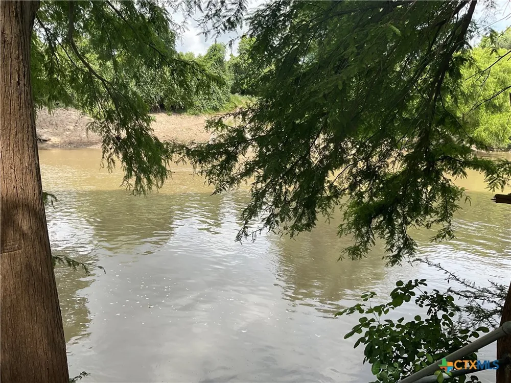 17377 Hwy 87 Nursery, TX 77976