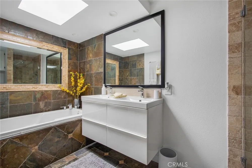 31731 Seacove Laguna Beach, CA 92651