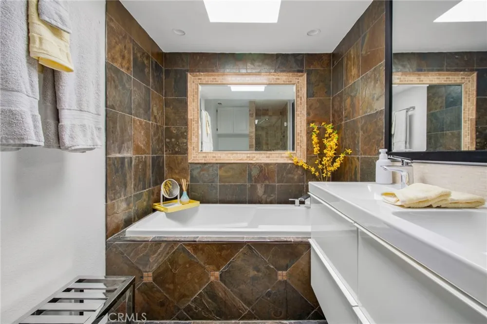 31731 Seacove Laguna Beach, CA 92651