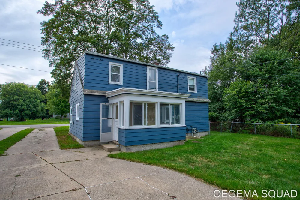 15 E 35th Street Holland, MI 49423