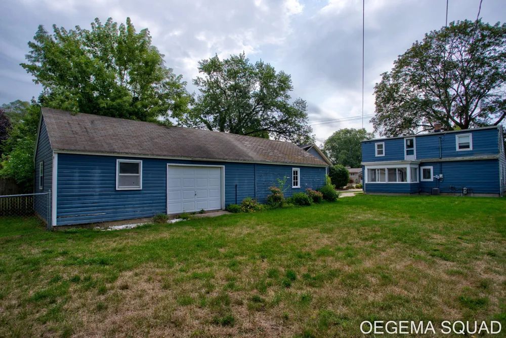 15 E 35th Street Holland, MI 49423