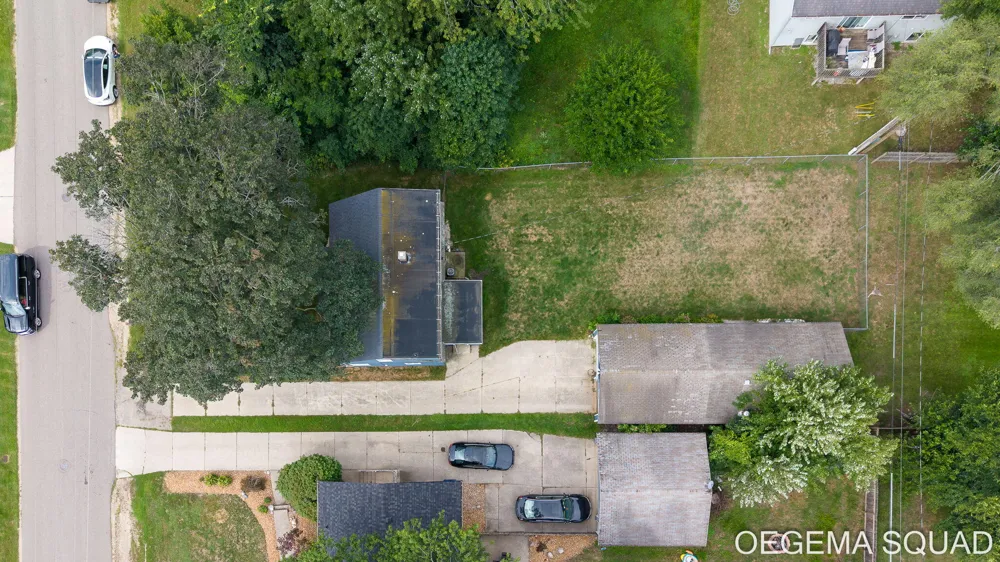 15 E 35th Street Holland, MI 49423